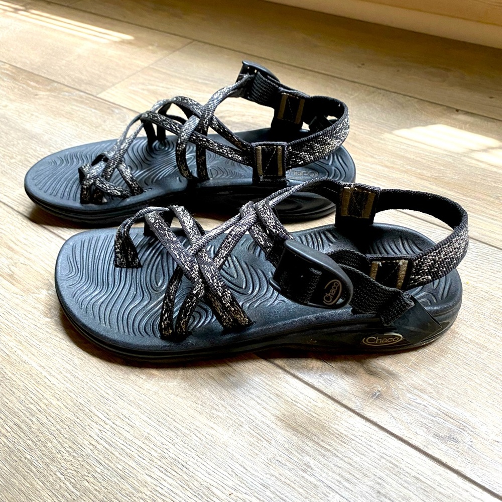 Black and gray Chacos sandals size 8 women’s